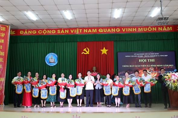 'A group of people holding bannersAI-generated content may be incorrect.'