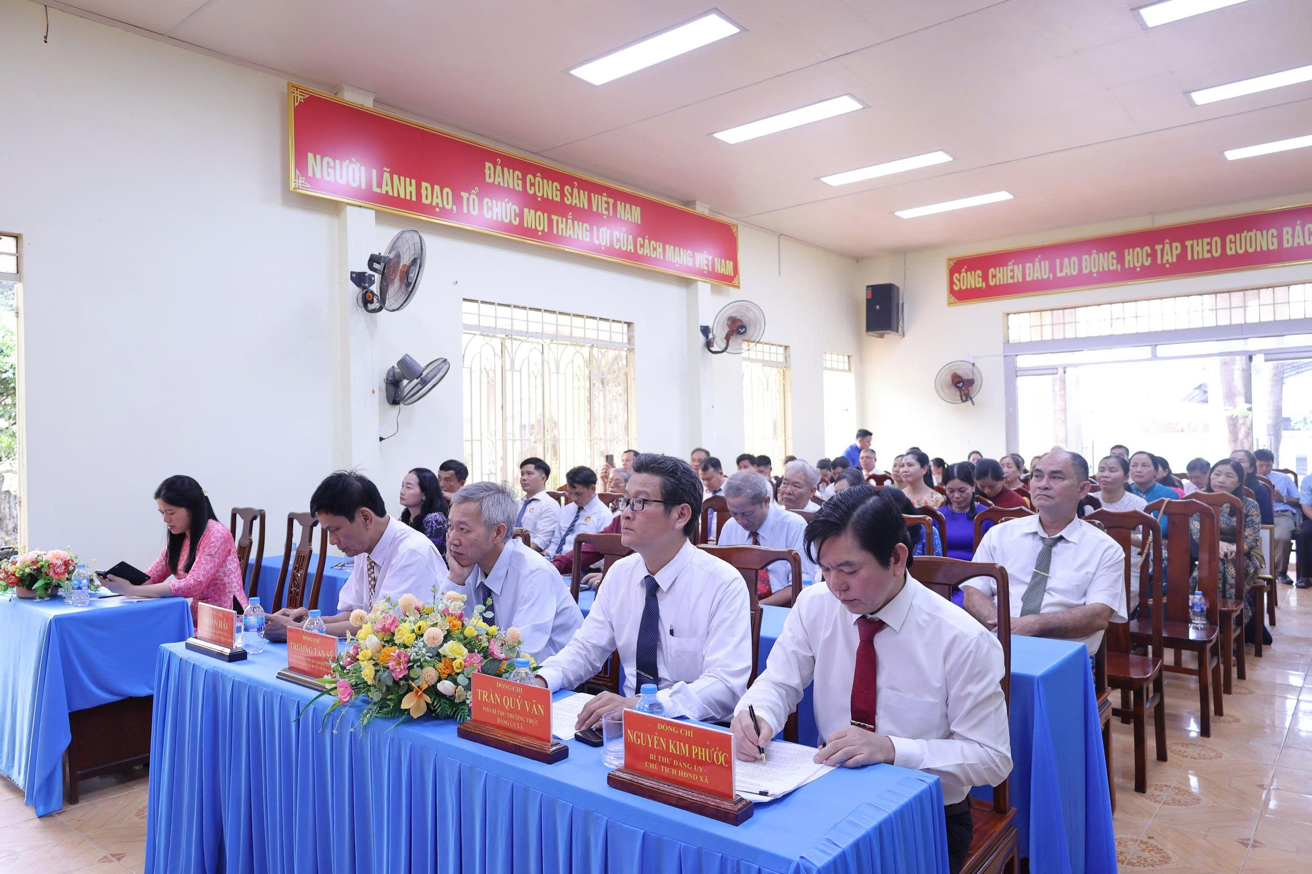 Description: C:\Users\User\Desktop\gen-h-z7481033474474_9f48d8bc241144d381ecd79ddd278e48.jpg